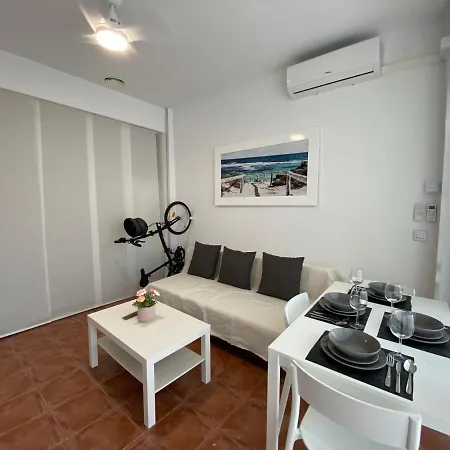 La Manga Beachside Studios: Ground Floor Retreat with Bikes & Water Sports Exterior photo