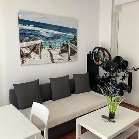 La Manga Beachside Studios: Ground Floor Retreat with Bikes & Water Sports Exterior photo