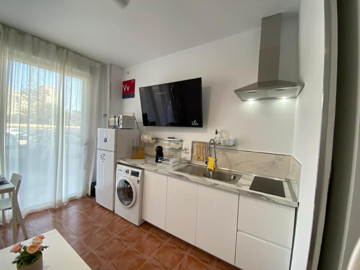 Km 0, Pisos Estudios - Planta Baja - 100m De La Playa - Flats - Ground Floor - 100m From The Beach, Cada Con Bicis & Tabla Sup, Piscina & Padel & Tenis & Mas - Each With Bikes & Sup Board, Pool & Paddle & Tennis & Appartement La Manga del Mar Menor