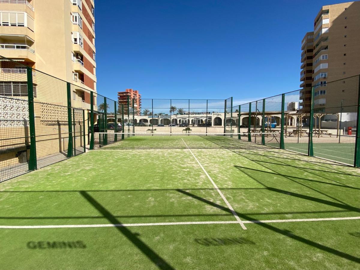Km 0, Pisos Estudios - Planta Baja - 100m De La Playa - Flats - Ground Floor - 100m From The Beach, Cada Con Bicis & Tabla Sup, Piscina & Padel & Tenis & Mas - Each With Bikes & Sup Board, Pool & Paddle & Tennis & Appartement *