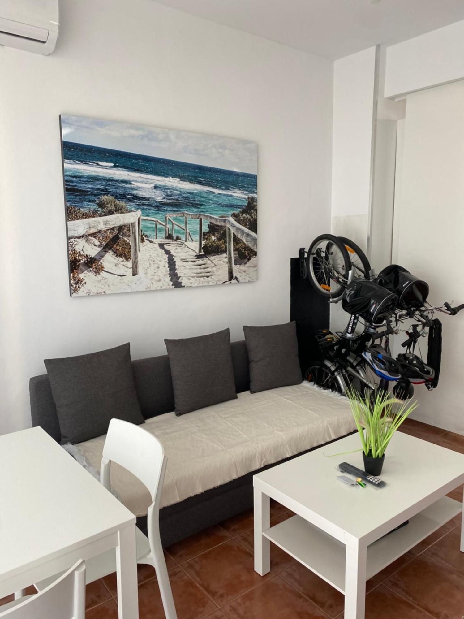 Beachside Studios: Ground Floor Retreat With Bikes & Water Sports La Manga del Mar Menor