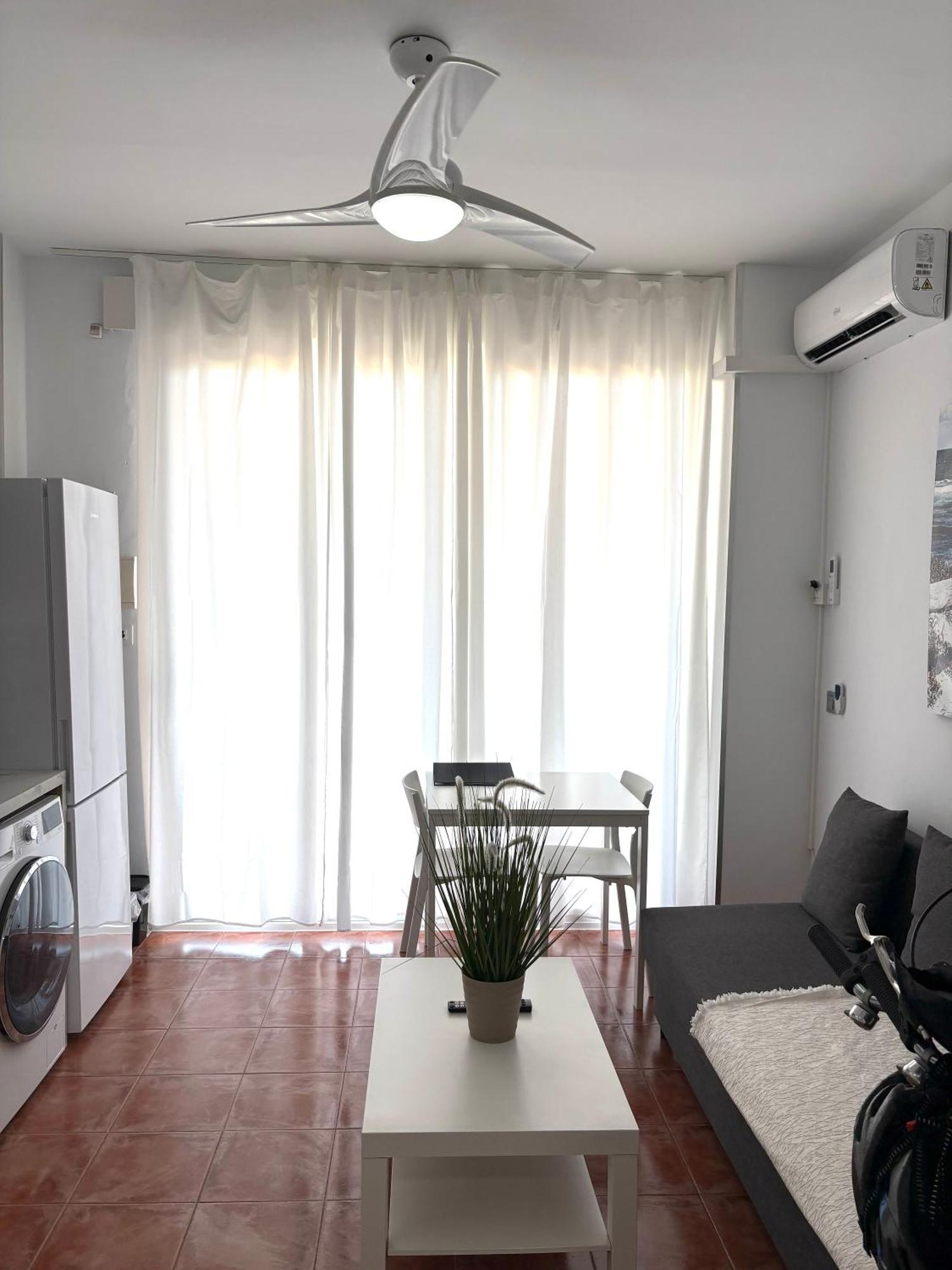 Km 0, Pisos Estudios - Planta Baja - 100m De La Playa - Flats - Ground Floor - 100m From The Beach, Cada Con Bicis & Tabla Sup, Piscina & Padel & Tenis & Mas - Each With Bikes & Sup Board, Pool & Paddle & Tennis & Appartement La Manga del Mar Menor