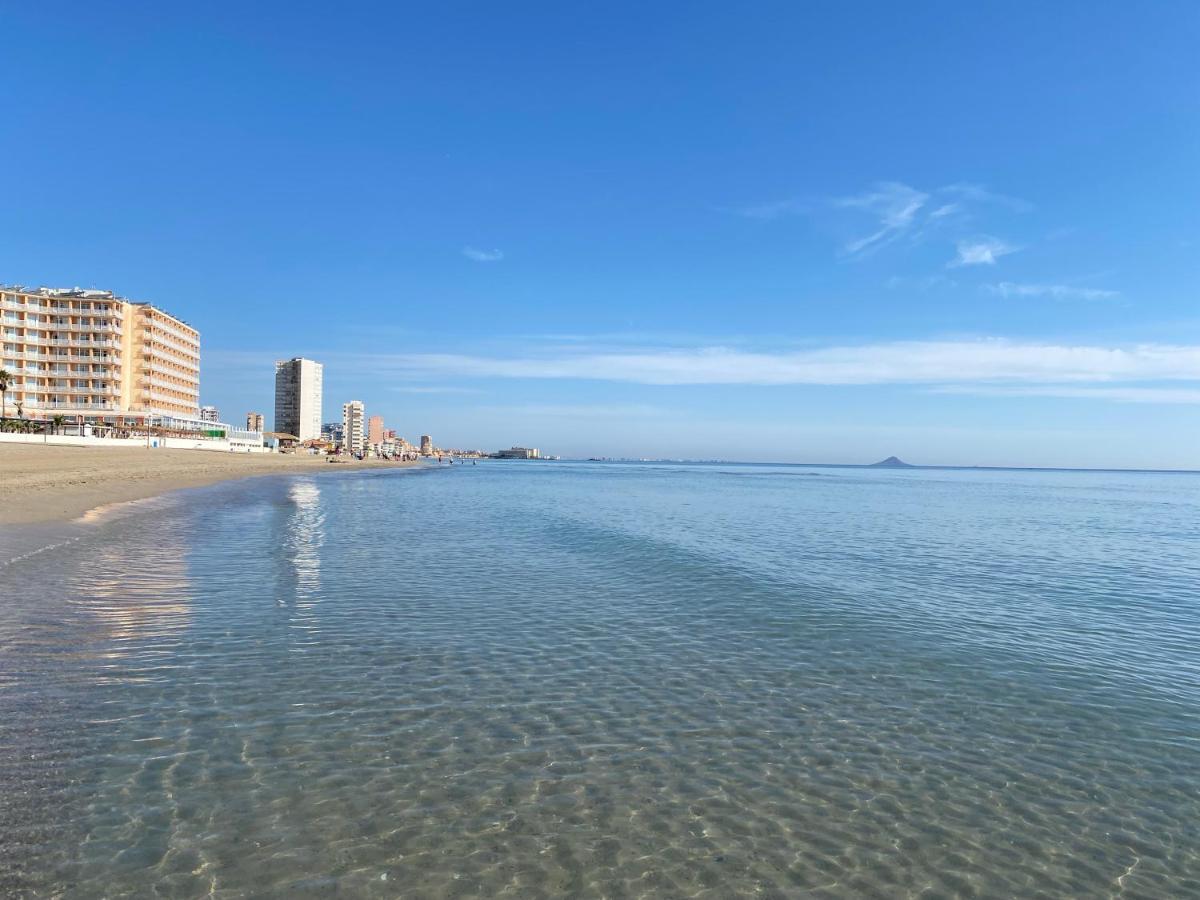 Apartamento La Manga Km 0, Piso 100m De La Playa - Flat 100m From The Beach, Con Bicis, Piscina, Pádel&tenis Y Más - With Bikes, Pool, Paddle&tennis&more