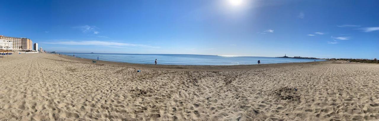 Apartamento La Manga Km 0, Piso 100m De La Playa - Flat 100m From The Beach, Con Bicis, Piscina, Pádel&tenis Y Más - With Bikes, Pool, Paddle&tennis&more La Manga del Mar Menor
