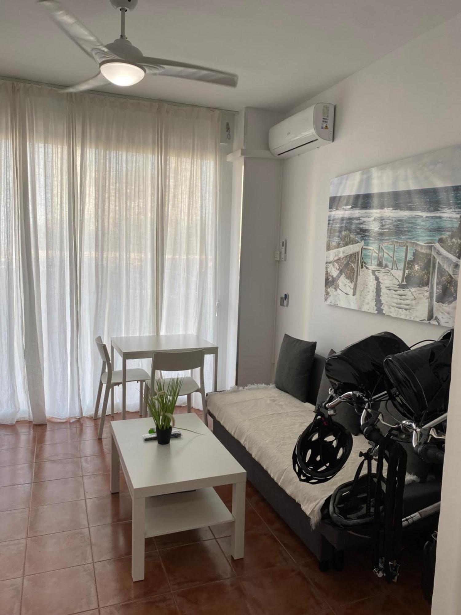 Apartamento La Manga Km 0, Piso 100m De La Playa - Flat 100m From The Beach, Con Bicis, Piscina, Pádel&tenis Y Más - With Bikes, Pool, Paddle&tennis&more *